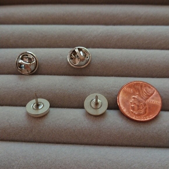 Black and white happy face brooch/pins - Picture 3 of 5